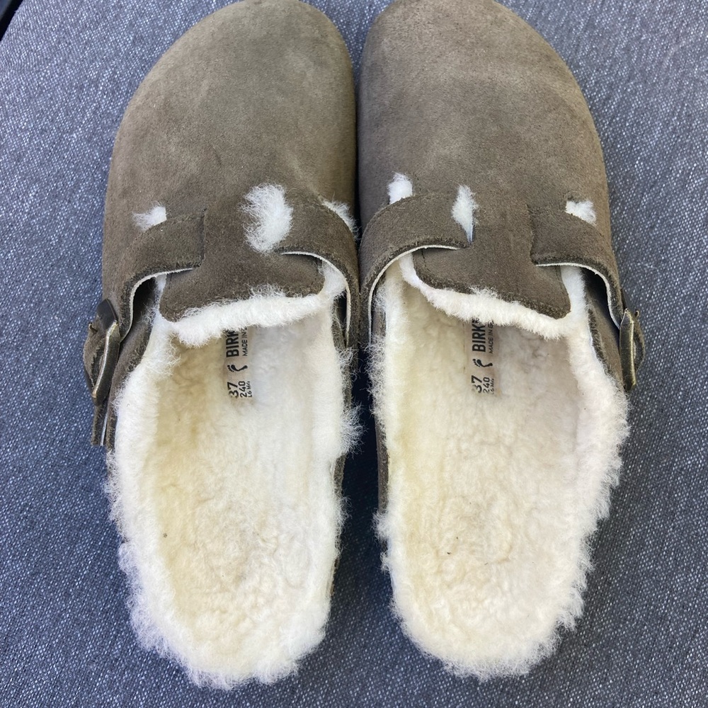 Birkenstock Clogs - Shearling, Hunter Green. Size 6/37